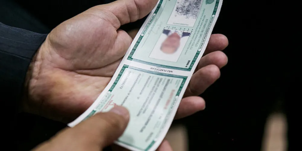 Paranaenses com mais de 60 anos agora podem optar por incluir a informação “idoso” na carteira de identidade
