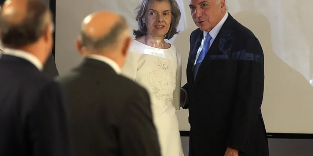Imagem ilustrativa da imagem Temer e Cármen Lúcia discutem segurança e intervenção no Rio