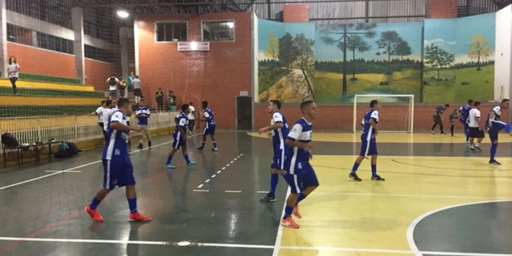 No primeiro compromisso, vitória por 3 a 1 sobre o Imbituva