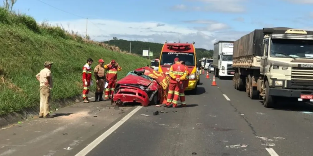 Imagem ilustrativa da imagem Homem morre após capotar carro em rodovia de PG