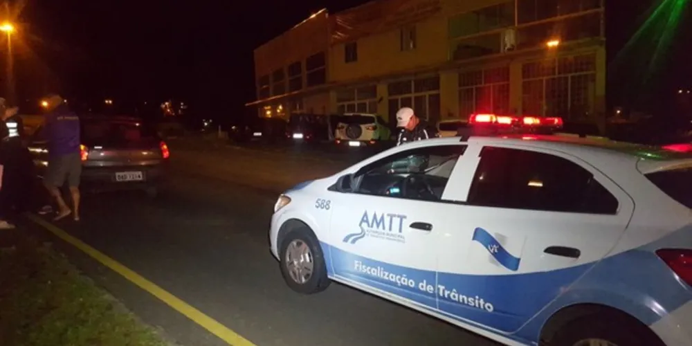 Uma pessoa ficou ferida no acidente ocorrido na noite desta quinta-feira