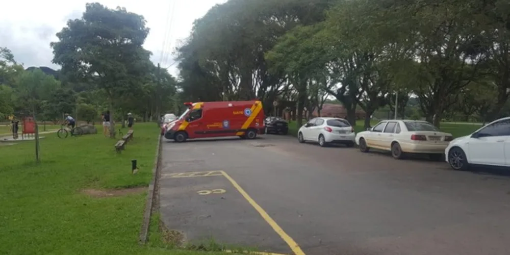 Policial foi socorrido pelos bombeiros e não corre risco de morrer