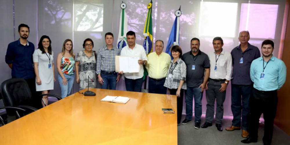 Equipes do Iplan e Governo participaram de assinatura de contrato 