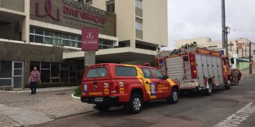 Imagem ilustrativa da imagem Elevador de hospital descarrilha e quatro pessoas ficam presas