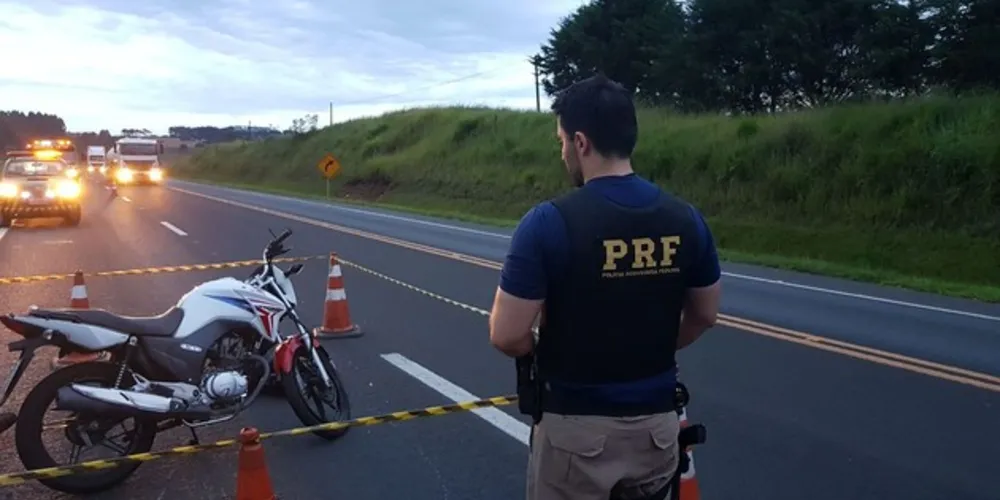 Imagem ilustrativa da imagem Acidente entre moto e caminhão deixa um morto na 277