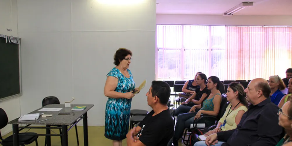 Esméria se reuniu com vereadores e pais para falar sobre o assunto