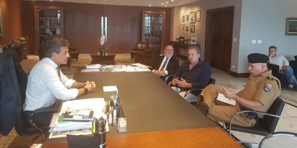 Prefeito se reuniu com o governador Beto Richa para apresentar demanda