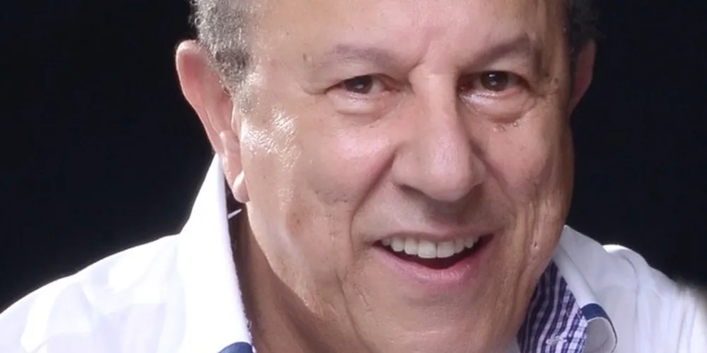 BRINDE A VIDA - O cartorário princesino Luiz Carlos Sebastião, neste domingo (25), será muito cumprimentado pela passagem do seu aniversário. A data será celebrada na intimidade familiar. Da coluna RC os votos de prosperidade e saúde.