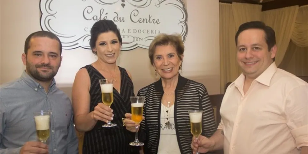 Fellipe Migliorini, Camila Amadeu, Elizabeth Schmidt e este colunista