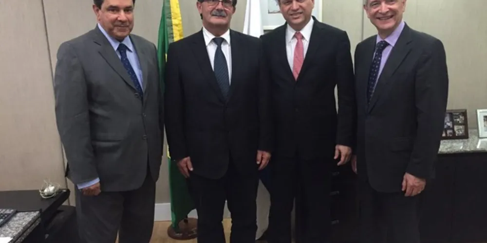  Júlio Salomão, João Carlos Gomes, Ricardo Barros e Júlio Felix no Ministério da Saúde em Brasília