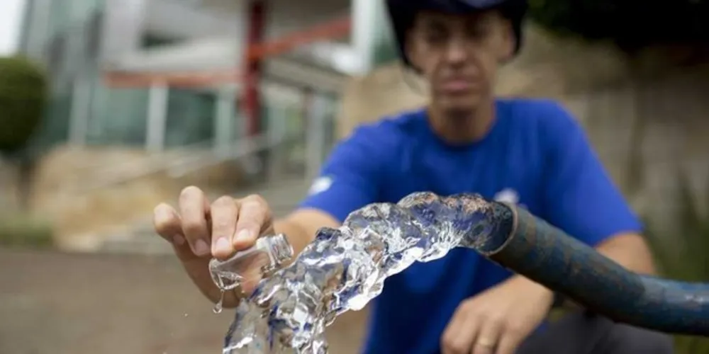 Imagem ilustrativa da imagem Serviços na rede elétrica afetam abastecimento de água