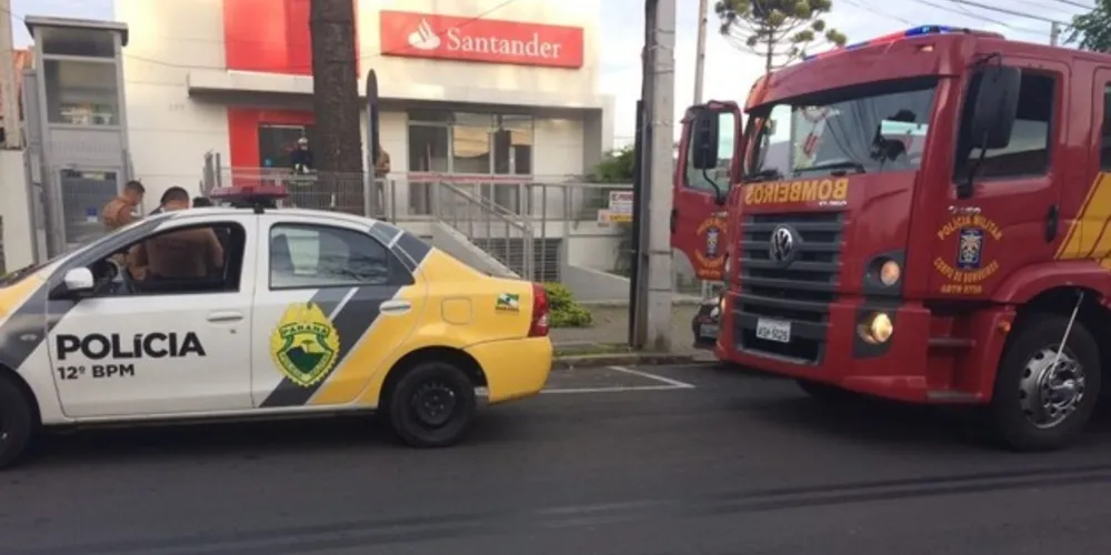 Imagem ilustrativa da imagem Gangue do Maçarico incendeia cédulas em banco
