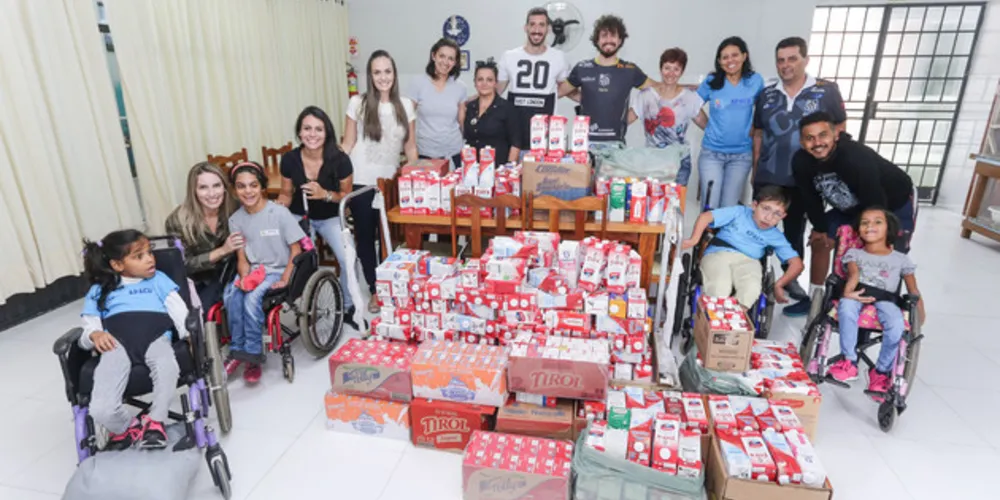 Imagem ilustrativa da imagem Caramuru distribui leite para entidades de Ponta Grossa