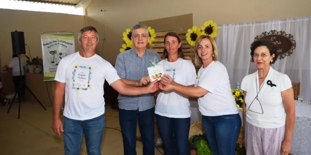Imagem ilustrativa da imagem Péricles participa de Encontro de Mulheres em Palmeira