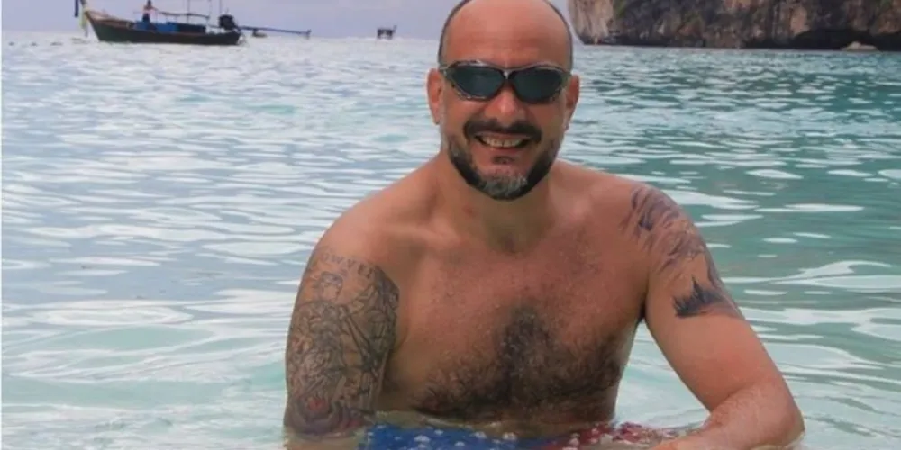 Ricardo graduou-se em Direito pela Universidade Estadual de Ponta Grossa