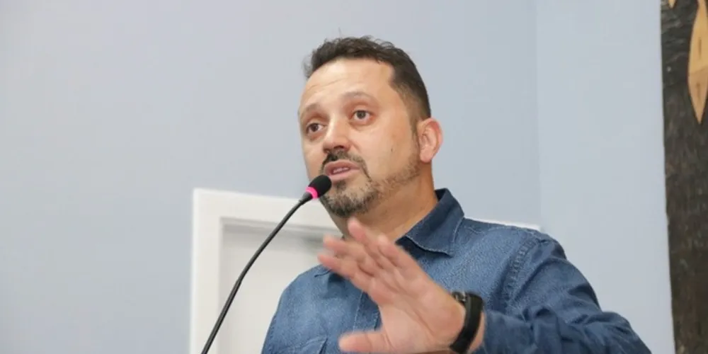 Imagem ilustrativa da imagem George quer retirar homenagens concedidas a Lula e André Vargas