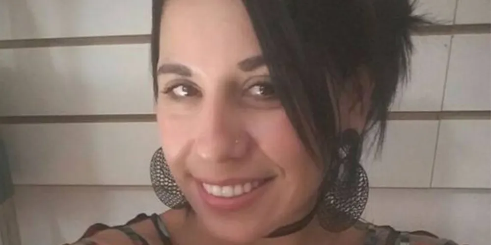 Imagem ilustrativa da imagem Mulher é morta a facadas e marido tenta o suicídio em Paranaguá