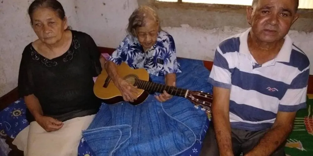 Imagem ilustrativa da imagem Moradora de Cambará celebrra aniversário de 121 anos