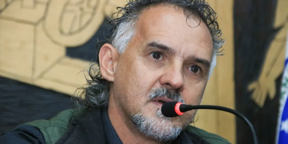 Imagem ilustrativa da imagem Vereador de PG sugere tatuar testa de "ladrão de escola"