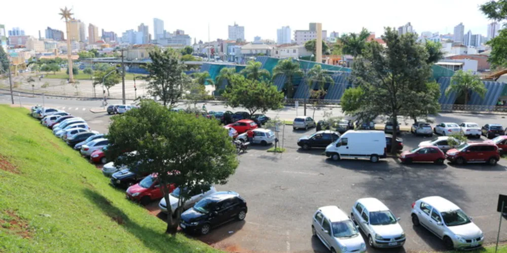 Estacionamentos públicos deverão ser concedidos à iniciativa privada