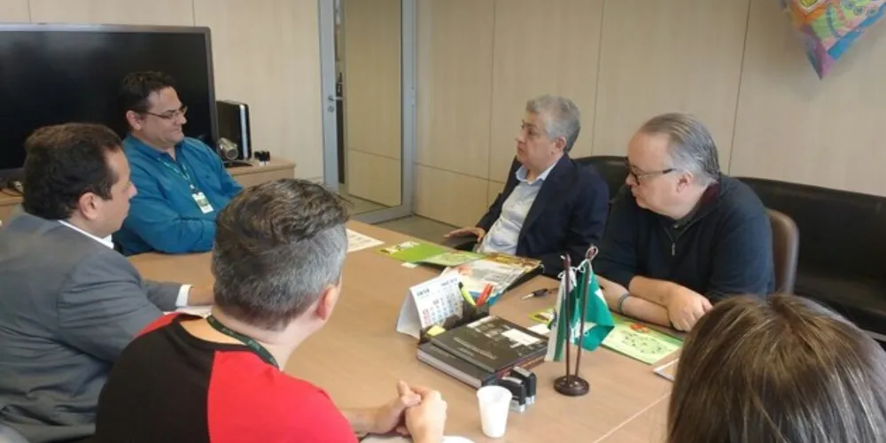 Deputado Péricles de Mello participa de reunião com diretoria do IFPR