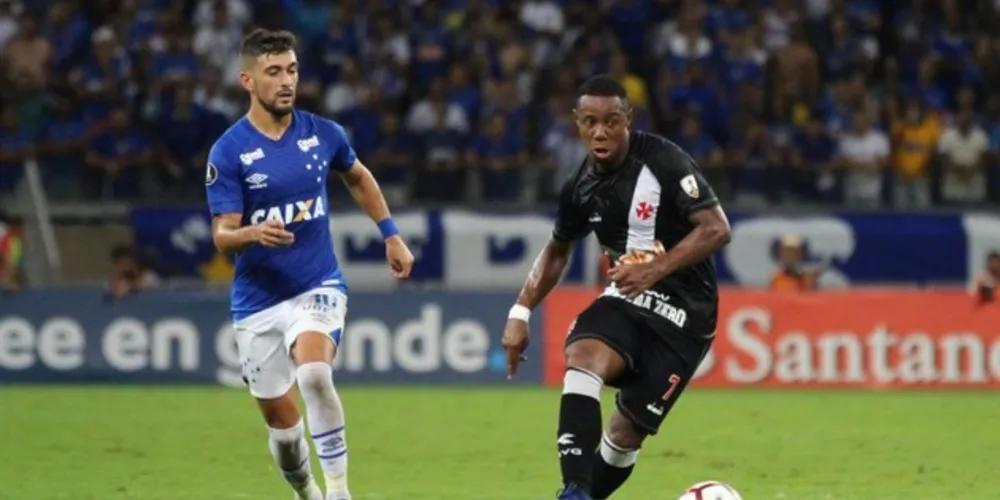 Cruzeiro e Vasco fizeram jogo acelerado, mas não conseguiram marcar gols