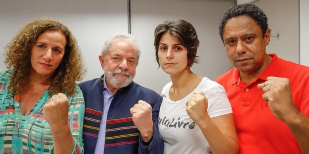 Lula e aliados desafiam Polícia Federal da sede do Sindicato dos Metalúrgicos