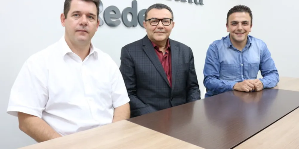 Schirlo, Siqueira e Aliel na sede do JM