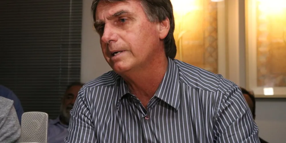 Bolsonaro esteve em Ponta Grossa no mês passado