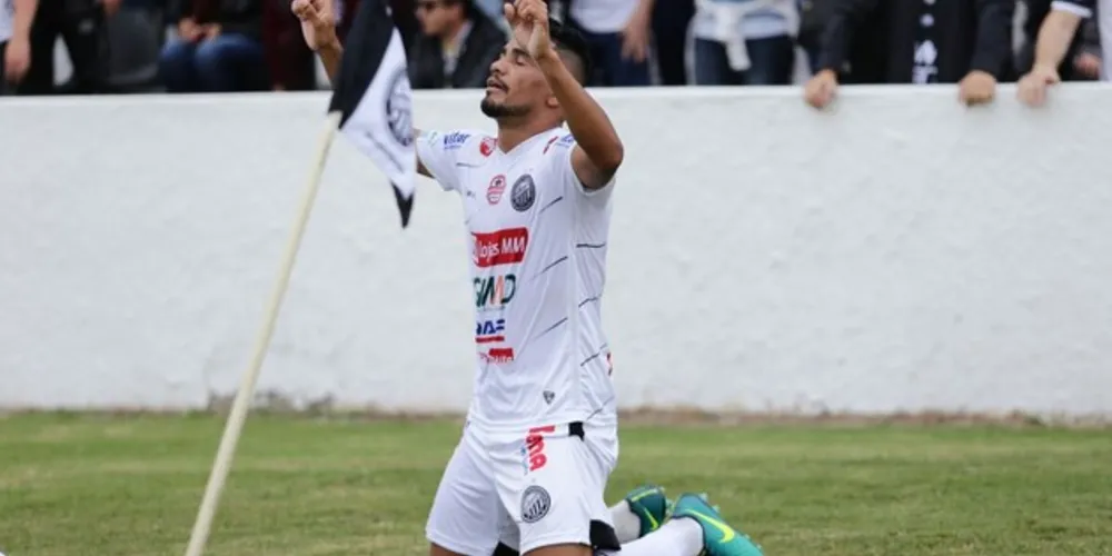 Gil Paraíba fez o gol da vitória do Operário na estreia da Série C