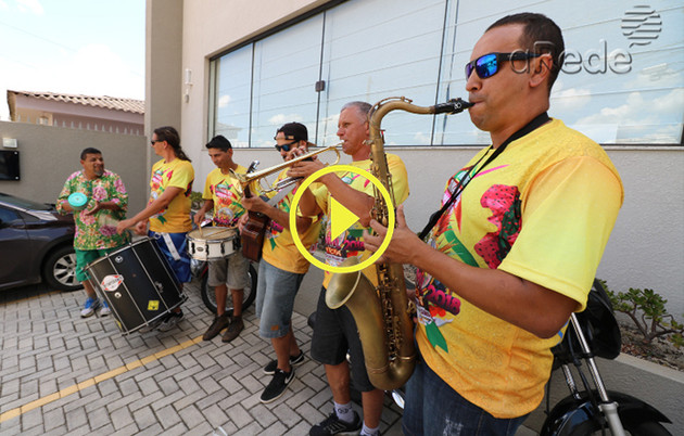 Carnavalescos visitam sede do Jornal da Manhã e Portal aRede em Ponta Grossa
