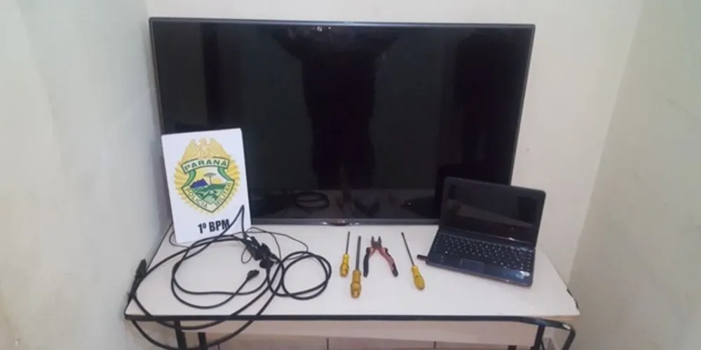 Objetos apreendidos foram levados à delegacia da Polícia Civil