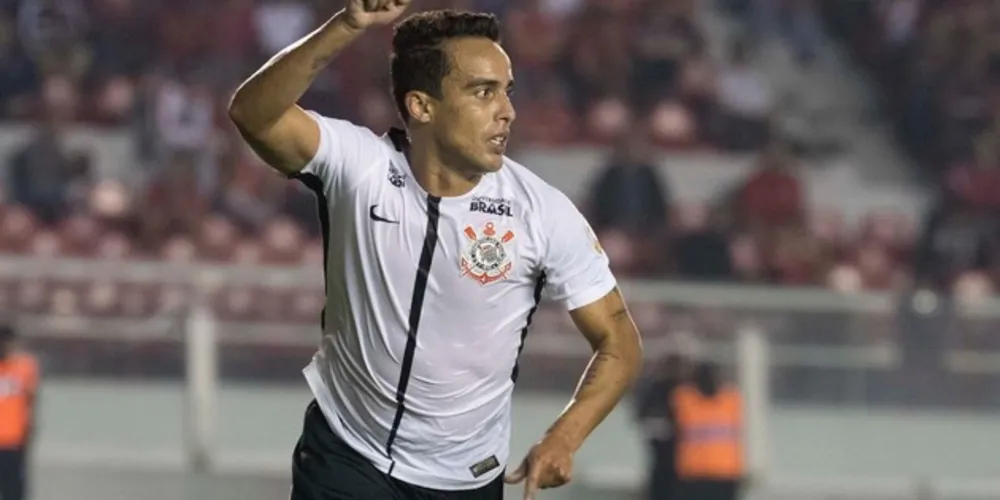 Jadson marcou o gol da vitória corinthiana na Argentina