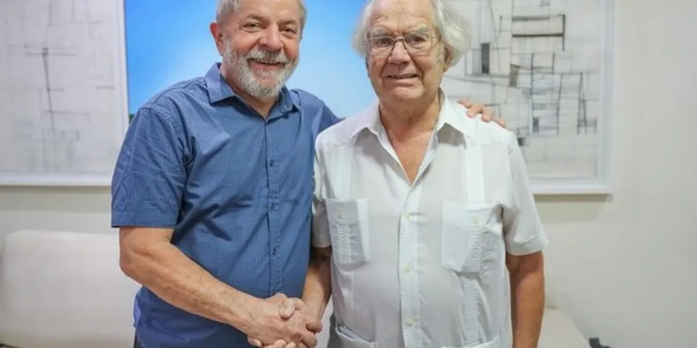 Lula e o ativista argentino Adolfo Perez Esquivel, ganhador do prêmio Nobel da Paz, em SP /Foto: Reprodução Ricardo Stuckert