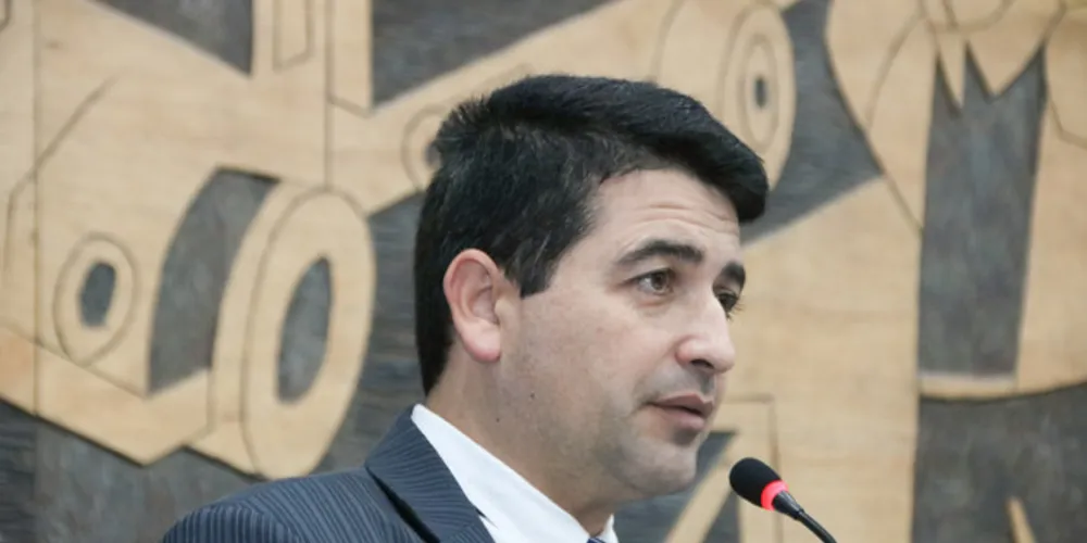 Imagem ilustrativa da imagem Pastor Ezequiel quer garantir Colégio Militar em PG