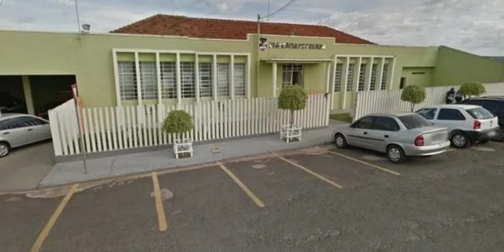 Imagem ilustrativa da imagem Homem é preso após agredir o filho e a ex-mulher com barra de ferro