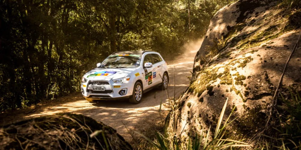 Imagem ilustrativa da imagem Dupla de Cuiabá vence etapa do rali Mitsubishi em PG