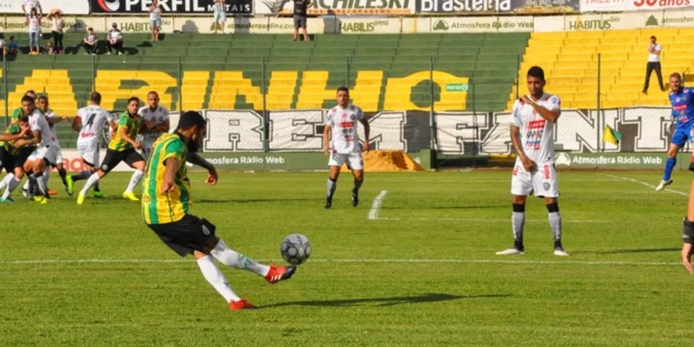 Imagem ilustrativa da imagem Operário leva gol no final e perde para o Ypiranga de virada