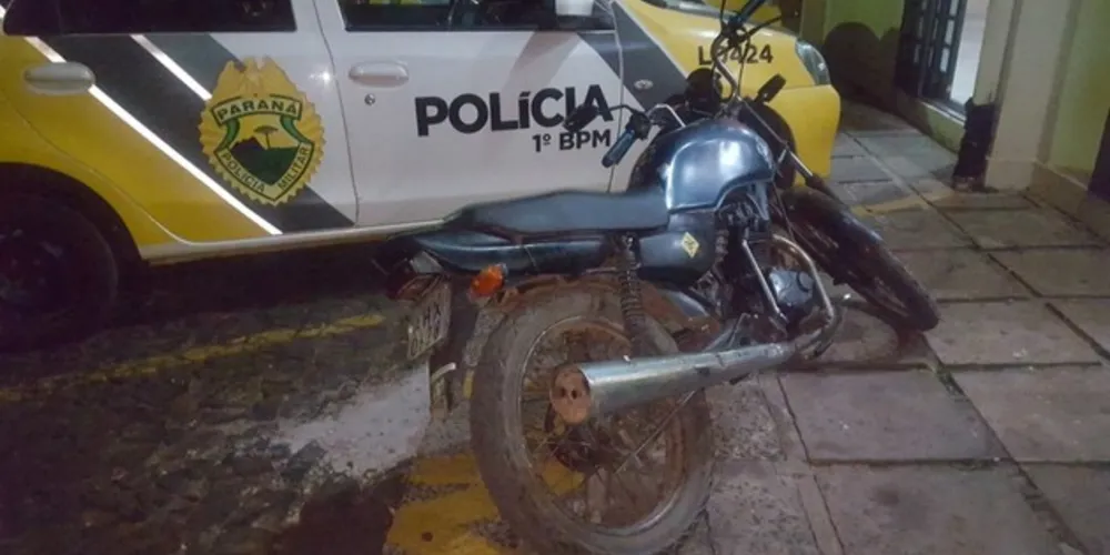 Moto foi apreendida e levada à delegacia da Polícia Civil