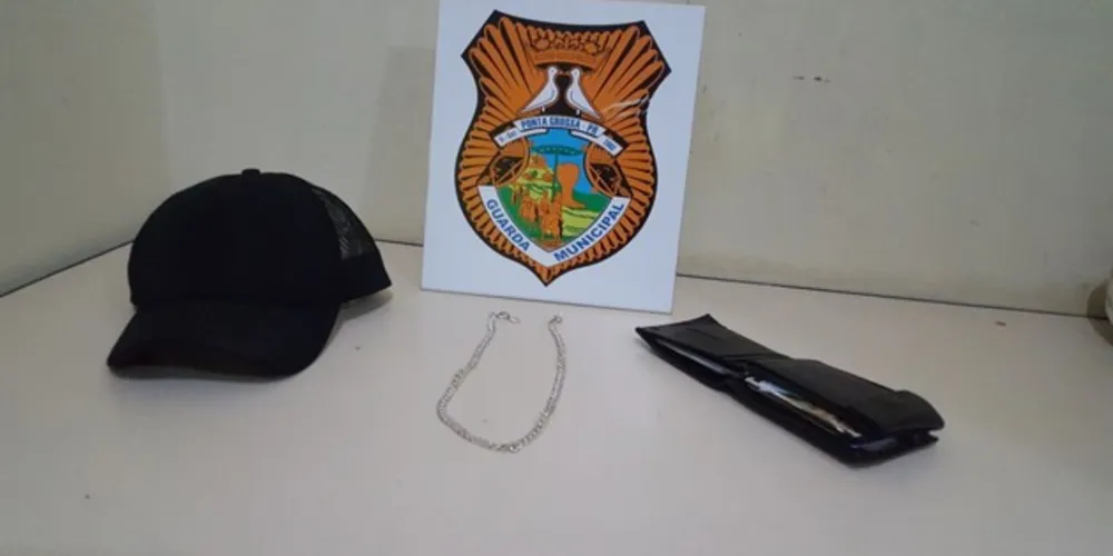 Imagem ilustrativa da imagem Ladrões agridem e assaltam homem no centro de PG