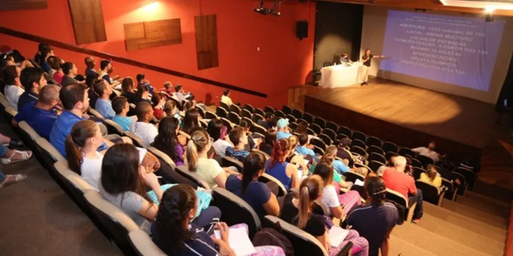 O Congresso Técnico dos 34º Jogos Estudantis Municipais (JEM) foi realizado nesta quarta-feira, dia 25, no Cine Teatro Ópera.