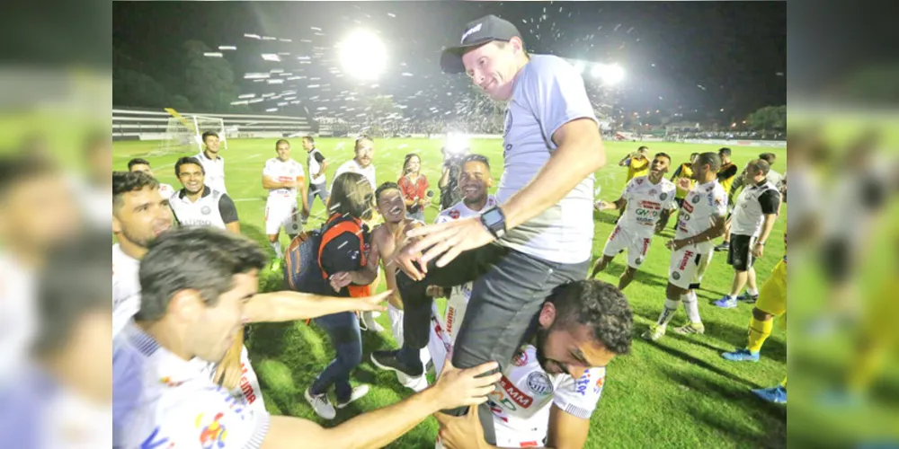 Fantasma assombrou Vila Oficinas nessa noite de quarta-feira, derrotou o PSTC e levou à torcida alvinegra ao êxtase