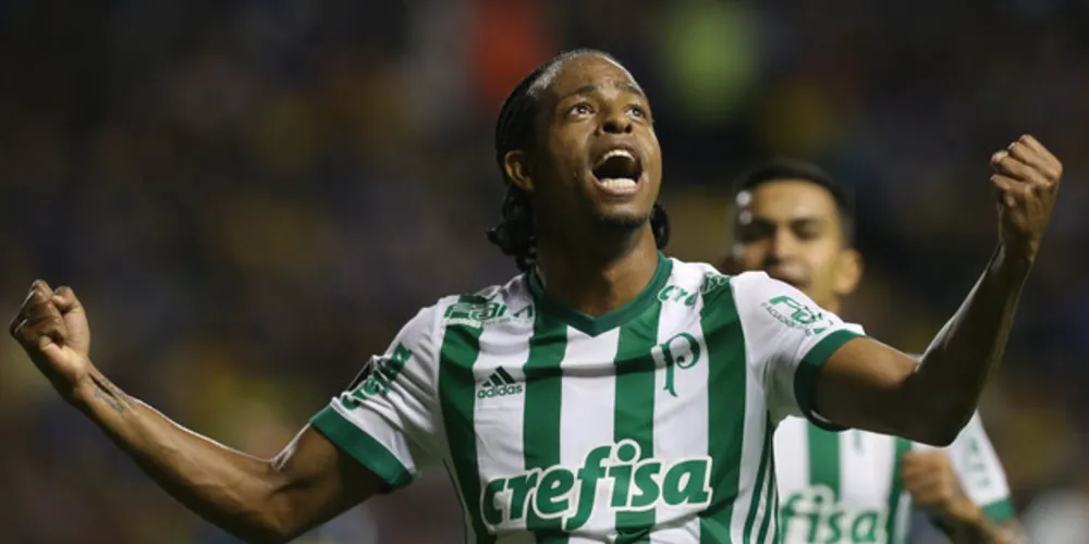Keno abriu o placar para o Palmeiras no primeiro tempo