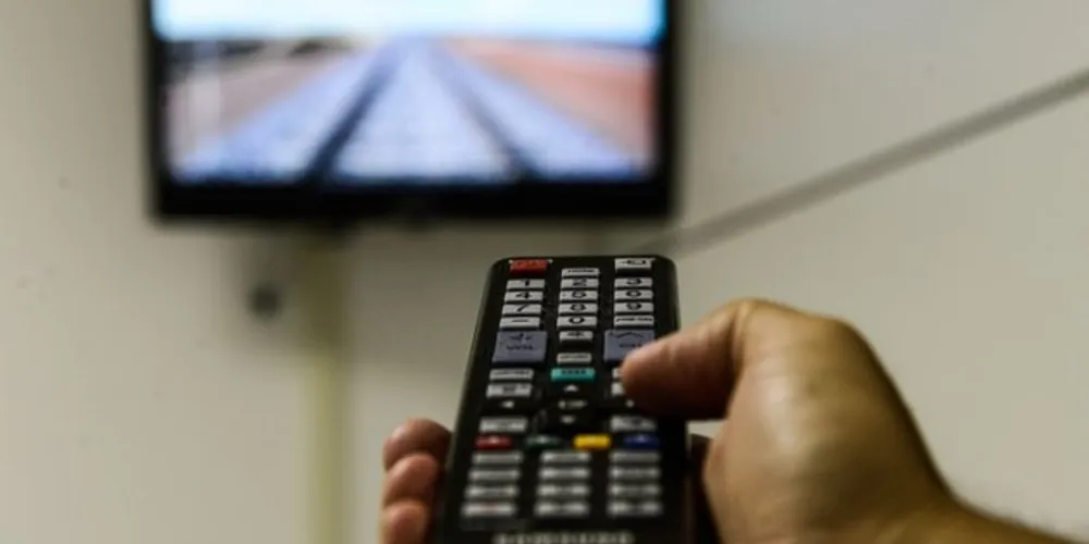 O percentual de acessos via TV (10,6%) ultrapassou a proporção dos que acessam via tablet (10,5%)./Foto: Reprodução Valter Campanato/ABr