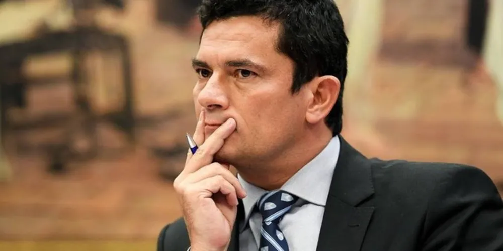 O caso permanece, por ora, em Curitiba, decidiu o magistrado.