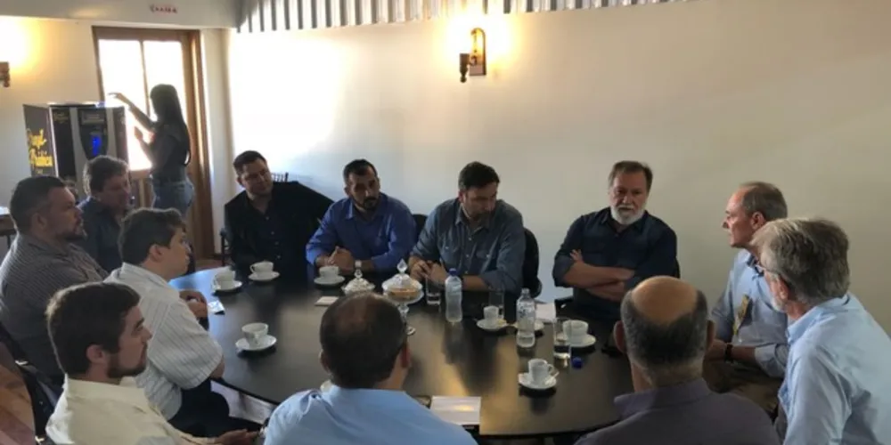 Imagem ilustrativa da imagem Pauliki e Osmar Dias percorrem cidades do Paraná