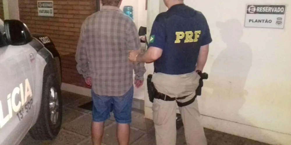 Imagem ilustrativa da imagem PRF prende motorista em blitz na BR-373