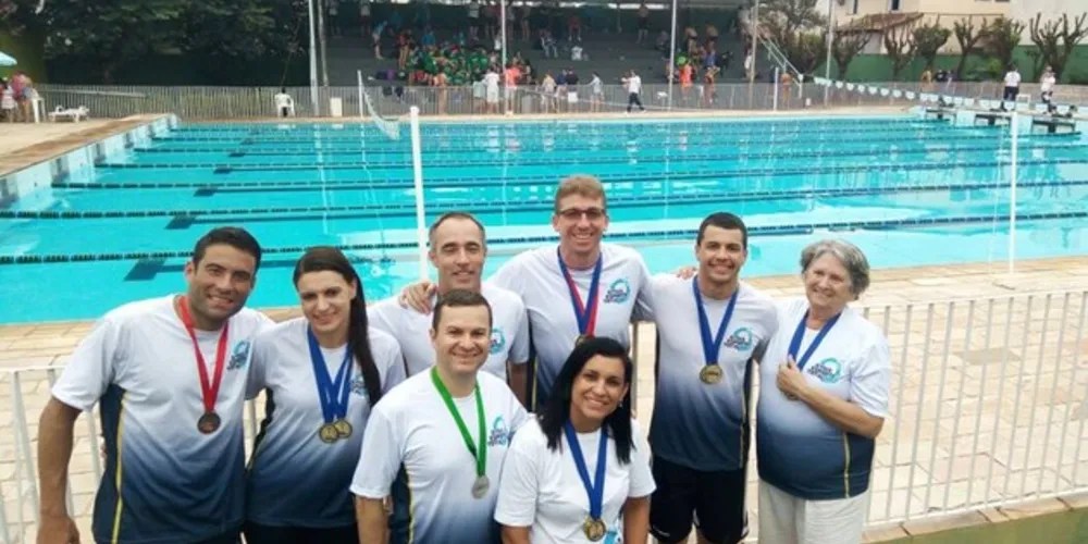 Imagem ilustrativa da imagem Nadadores de PG faturam 15 medalhas em competição