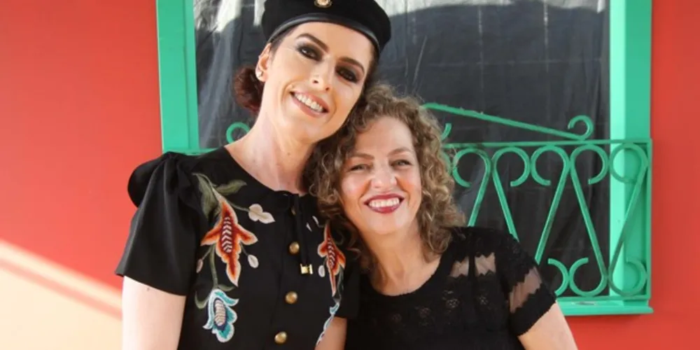 Renata e Cristina Donasolo, que interpretou com a autora a esquete teatral baseada no livro