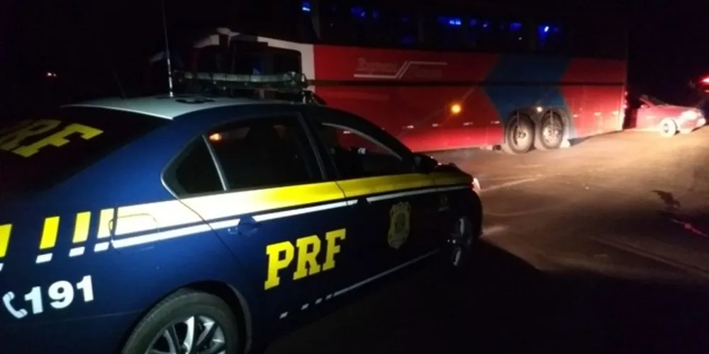 Imagem ilustrativa da imagem Quadrilha assalta ônibus de turismo na região